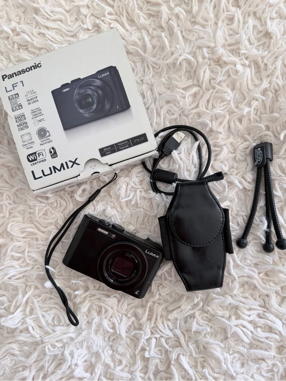 📸 Panasonic Luminix DMC-LF1 12 MP/ 7x Optical Zoom Digital Camera (Leica Lens)
